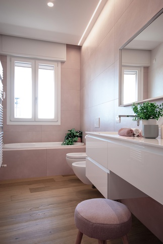 Bagno in stile contemporaneo di 6 di architetto Caterina Martini