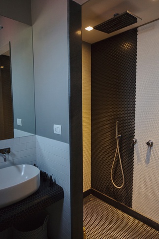 Bagno in stile contemporaneo di 10 di the_sign