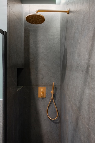 Bagno di Servizio in stile minimal di 6 di Architetti 07am