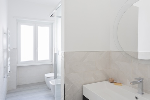 Bagno in stile minimal di 5 di Architettura 42