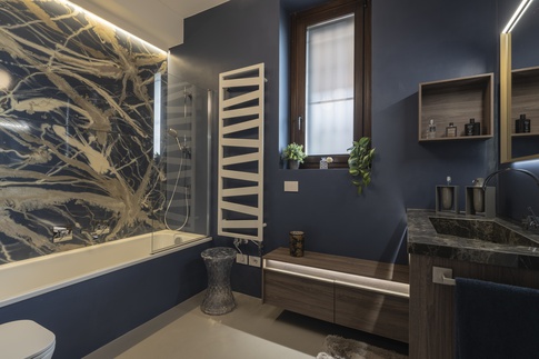 Bagno in stile contemporaneo di 6 di Annalisa Carli Architetto