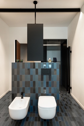 Bagno in stile contemporaneo di 16 di VALENTINA AUTIERO    architecture │ interiors │ design projects