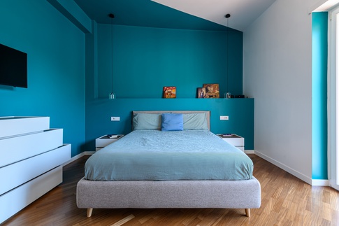 Camera da Letto in stile moderno di 25 di Re-Built Studio