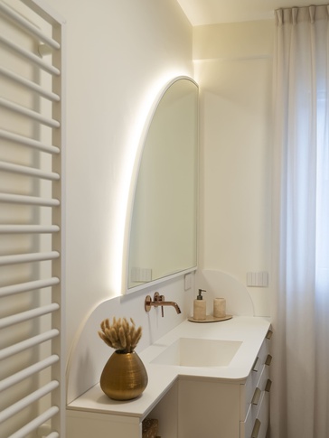 Bagno in stile moderno di 5 di Davide Gratteri Architetto