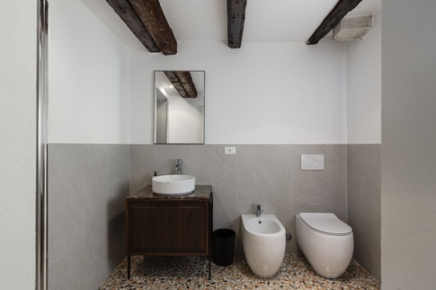 Bagno in stile classico di 8 di Fabio Casati