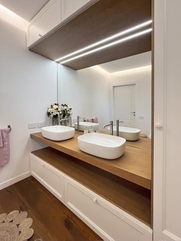 Bagno di Servizio in stile rustico di 5 di JFD Juri Favilli Design