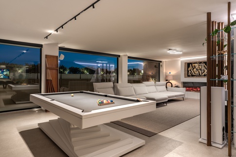 Open Space in stile moderno di 120 di MOB Architects Open Space in stile moderno di 120 di MOB Architects