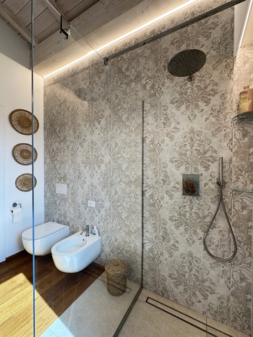 Bagno in stile rustico di 5 di JFD Juri Favilli Design