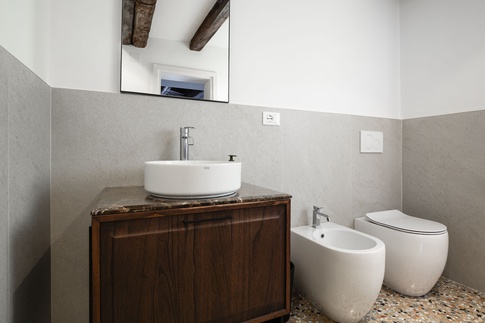 Bagno in stile classico di 8 di Fabio Casati