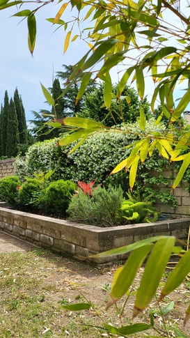 Terrazza in stile moderno di 48 di Domus Dreams