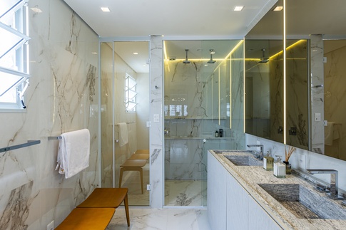 Bagno in stile moderno di 8 di Guzlive Bagno in stile moderno di 8 di Guzlive