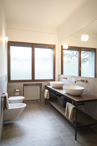 Bagno in stile contemporaneo di 9 di ARCHIELLE