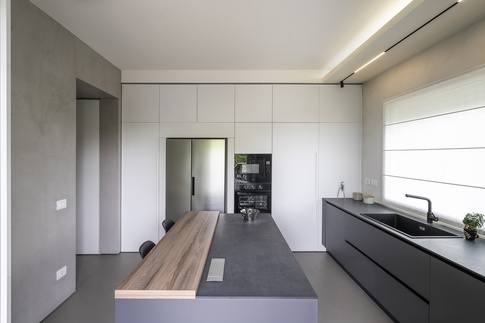 Cucina in stile moderno di 16 di L2 architecture + interior design