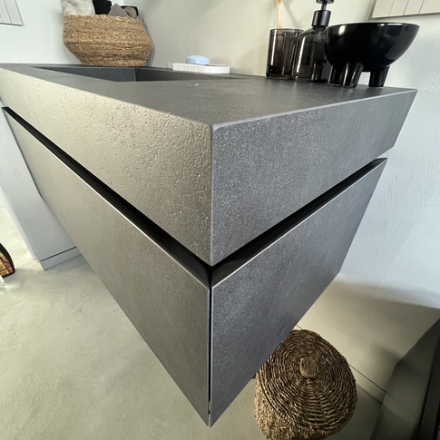 Bagno in stile minimal di 15 di Diletta Castagna Studio Bagno in stile minimal di 15 di Diletta Castagna Studio