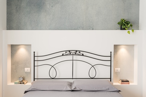 Camera da Letto in stile contemporaneo di 18 di Micro Interior Design