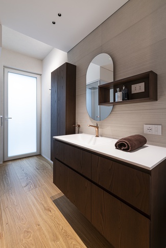 Bagno in stile contemporaneo di 6 di Francesco Cardano Interior Designer Bagno in stile contemporaneo di 6 di Francesco Cardano Interior Designer