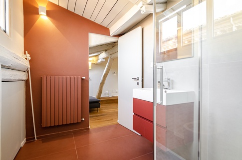 Bagno in stile contemporaneo di 5 di Moltefacce SRL