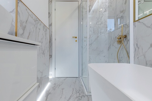 Bagno in stile moderno di 4 di Angela Baccaro Place Milano