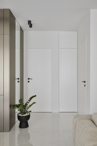 Ingresso in stile contemporaneo di 3 di Chantal Forzatti architetto