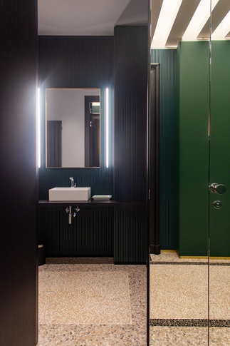 Bagno in stile eclettico di 7 di Concordia | Architetto & Progettista di interni