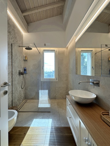 Bagno in stile rustico di 5 di JFD Juri Favilli Design