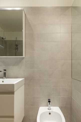 Bagno in stile nordico di 4 di Chantal Forzatti architetto