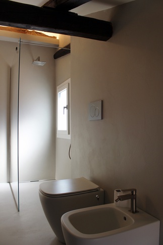 Bagno in stile contemporaneo di 5 di Moltefacce SRL