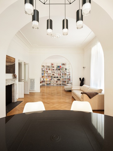 Sala da Pranzo in stile classico di 50 di Z5AI Sala da Pranzo in stile classico di 50 di Z5AI