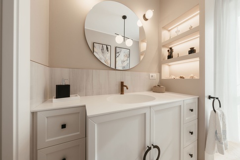 Bagno in stile classico di 6 di Annalisa Carli Architetto