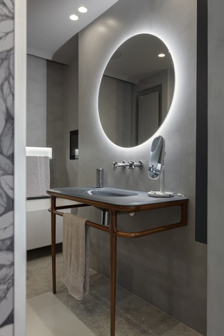 Bagno in stile contemporaneo di 6 di architetto Caterina Martini