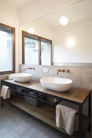 Bagno in stile contemporaneo di 9 di ARCHIELLE