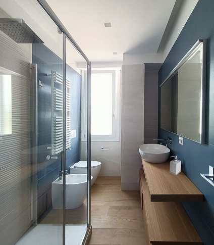 Bagno in stile contemporaneo di 4 di Alessandra Avagnano Architetto