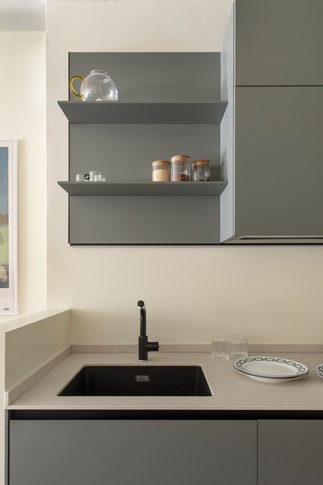 Cucina in stile contemporaneo di 7 di Paper Plane design Cucina in stile contemporaneo di 7 di Paper Plane design