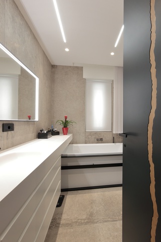 Bagno in stile industriale di 10 di Paolo Basco Architetto