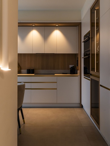 Cucina in stile moderno di 11 di Davide Gratteri Architetto