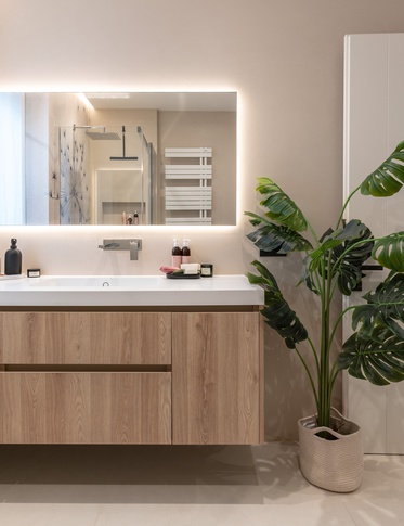 Bagno in stile moderno di 5 di Alexandra Designer