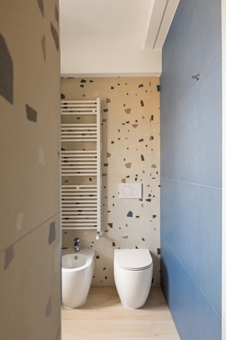 Bagno in stile contemporaneo di 5 di Arch.j Floriana Ferraioli