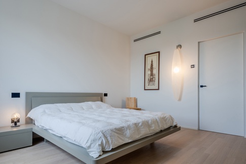 Camera da Letto in stile minimal di 18 di Paolo Gaudenzi | architetto