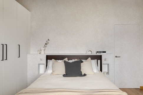 Camera da Letto in stile minimal di 15 di Sofia Carta Studio Camera da Letto in stile minimal di 15 di Sofia Carta Studio