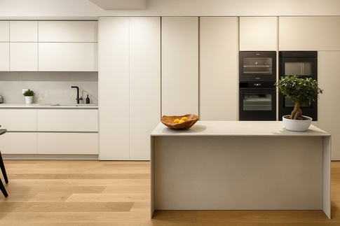 Open Space in stile contemporaneo di 80 di L'Arco Rosa Open Space in stile contemporaneo di 80 di L'Arco Rosa