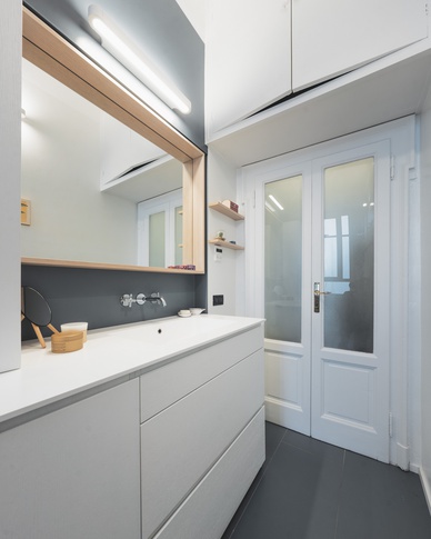 Bagno in stile contemporaneo di 5 di Annalisa Carli Architetto