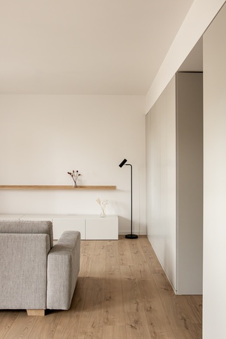 Open Space in stile minimal di 46 di Cristina Massimino Architetto