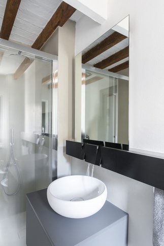 Bagno in stile contemporaneo di 4 di Studio A. Architetti