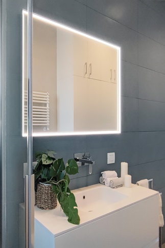 Bagno in stile contemporaneo di 7 di architetto Caterina Martini