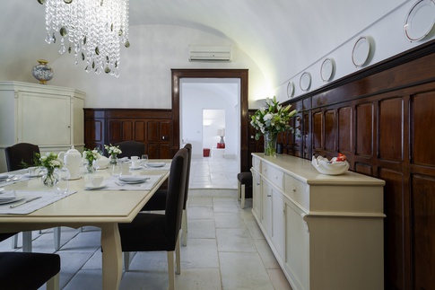 Sala da Pranzo in stile classico di 30 di Marino Casini fotografia