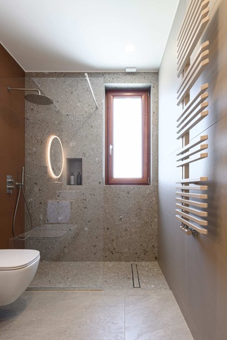 Bagno in stile contemporaneo di 2 di MANUARINO architettura design comunicazione