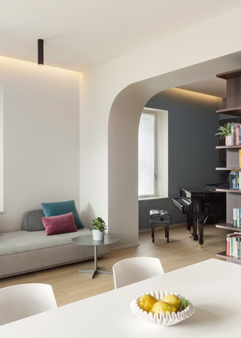 Soggiorno in stile minimal di 55 di Hop!Arch