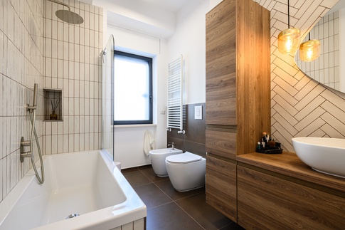 Bagno in stile contemporaneo di 6 di srv.architetti