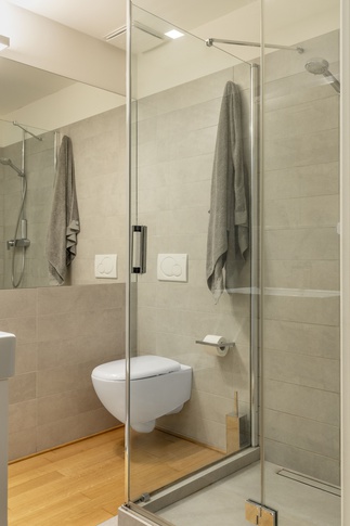 Bagno in stile nordico di 4 di Chantal Forzatti architetto