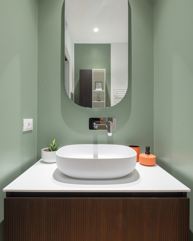 Bagno in stile contemporaneo di 4 di Annalisa Carli Architetto